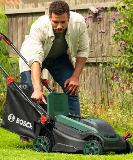 BOSCH akumulatorska kosilica ROTAK18V2-38, 2x18 V, širina rezanja 38 cm, košara za travu 40 L + 2x18V akumulator + punjač 06008B9M00