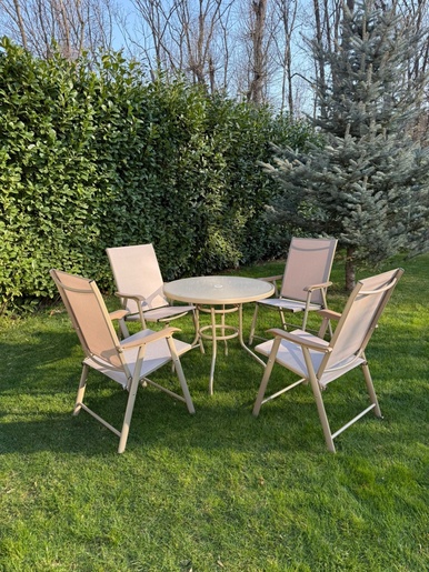 BOLZZ BAŠTENSKA GARNITURA SET 4 STOLICE + STO BEZ BOLBASGARBEZ