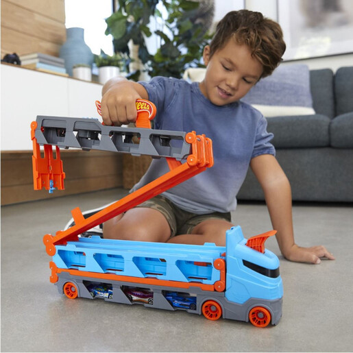 HOT WHEELS MEGA TRANSPORTER SA STAZOM