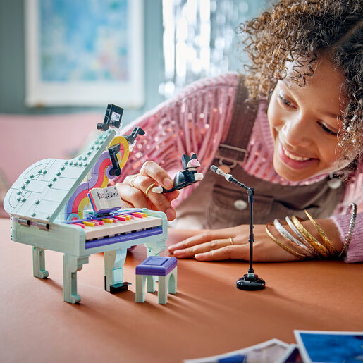 LEGO Muzički dekor – klavir sa mačkom 31392