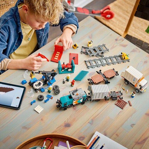 LEGO Lučki teretni voz sa kranom i kamionom 60509