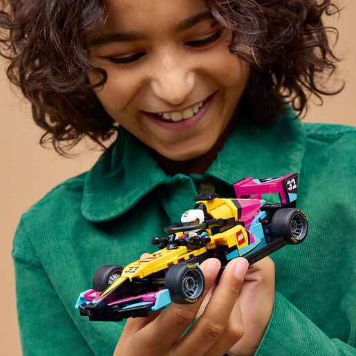 LEGO F1 ACADEMY™ LEGO® trkački automobil 77258