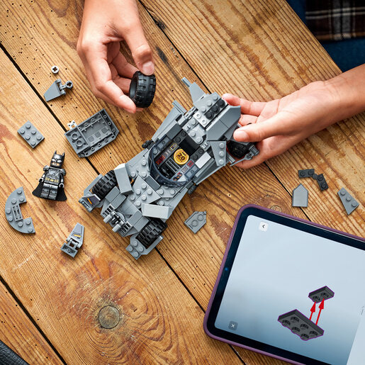 LEGO Betmobil iz filma Betmen protiv Supermena 76331