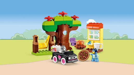 LEGO Štand za picu sa Mafin i Blui 10469
