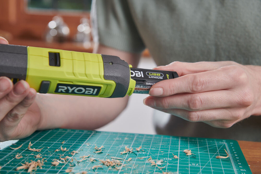Bežični alat za rezbarenje USB Lithium™ 4V (2,0 Ah) - RYOBI RPC4-120G