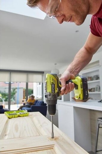 Set – udarna aku. bušilica sa 2 baterije (2Ah) i punjačem 18V ONE+™ – RYOBI R18PD3-220S