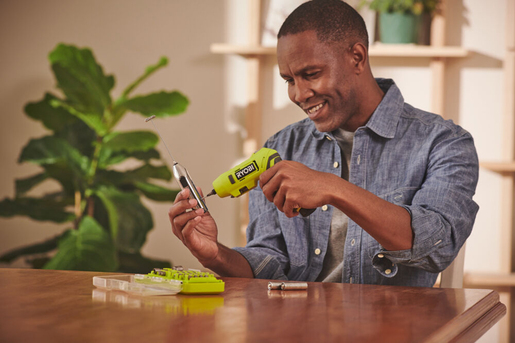 Kompaktni bežični okretni odvijač USB Lithium™ 4V (2,0 Ah) - RYOBI RSDP4-120G