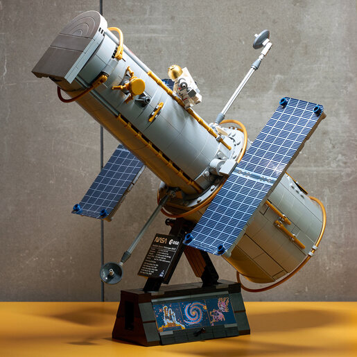 LEGO Svemirski teleskop Habl 11382
