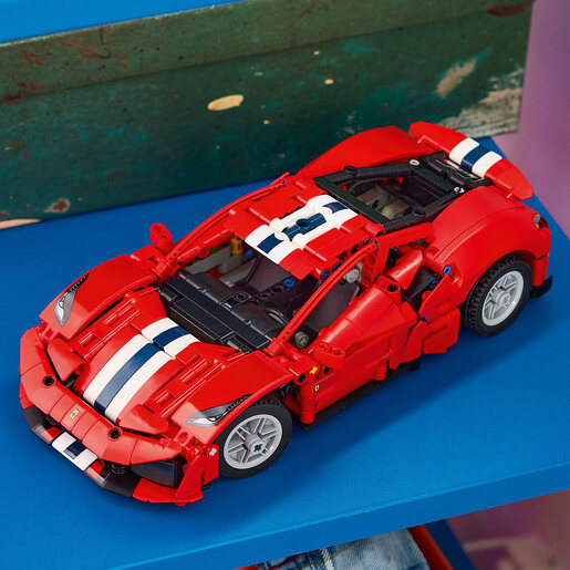 LEGO Ferrari 488 Pista automobil 42235