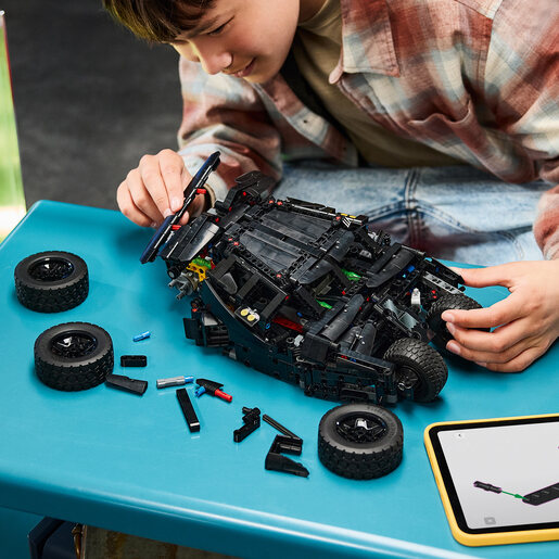 LEGO Batmobile™ Tumbler na daljinsko upravljanje 42239