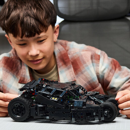 LEGO Batmobile™ Tumbler na daljinsko upravljanje 42239