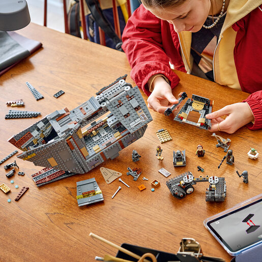 LEGO Peščani guseničar s drugih svetova i Madhorn 75453