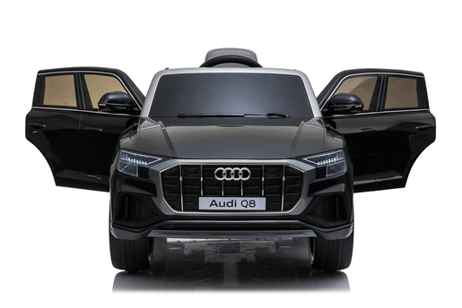 Audi q8 crni 13385
