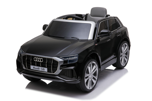 Audi q8 crni 13385