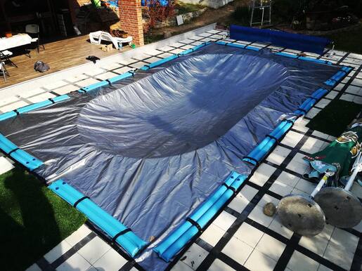 Nero Zimski prekrivač za bazen sa vodenim tegovima 14 x 7m (15,8 x 8,8m)
