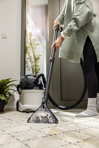 Karcher čistač sa ekstrakcionim raspršivačem SE 5