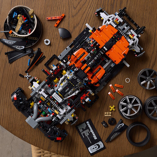 LEGO Koenigsegg Sadair's Spear megaautomobil 42232