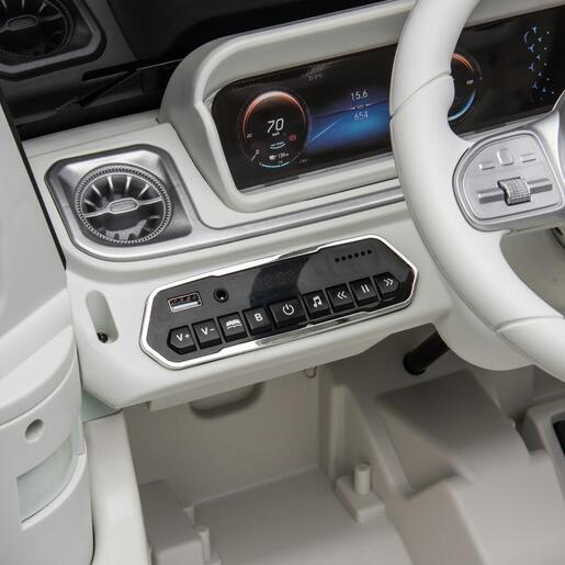 Mercedes eqg 4x4 beli - premium oprema 11529