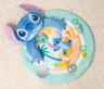 KIDS II BS DISNEY BABY PODLOGA ZA IGRU - STITCH PARTY IN PARADISE 17446 (0-36m)